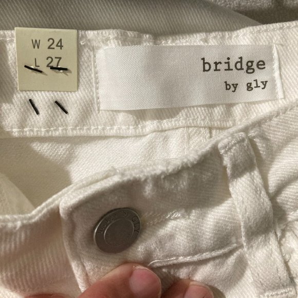 NWT Buckle Bridge by Gly Womens Jeans 24x27 Mom Fit White Denim Distressed Pants - Picture 4 of 13